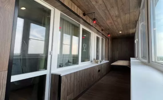 Дизайнерская отделка балкона в скандинавском стиле